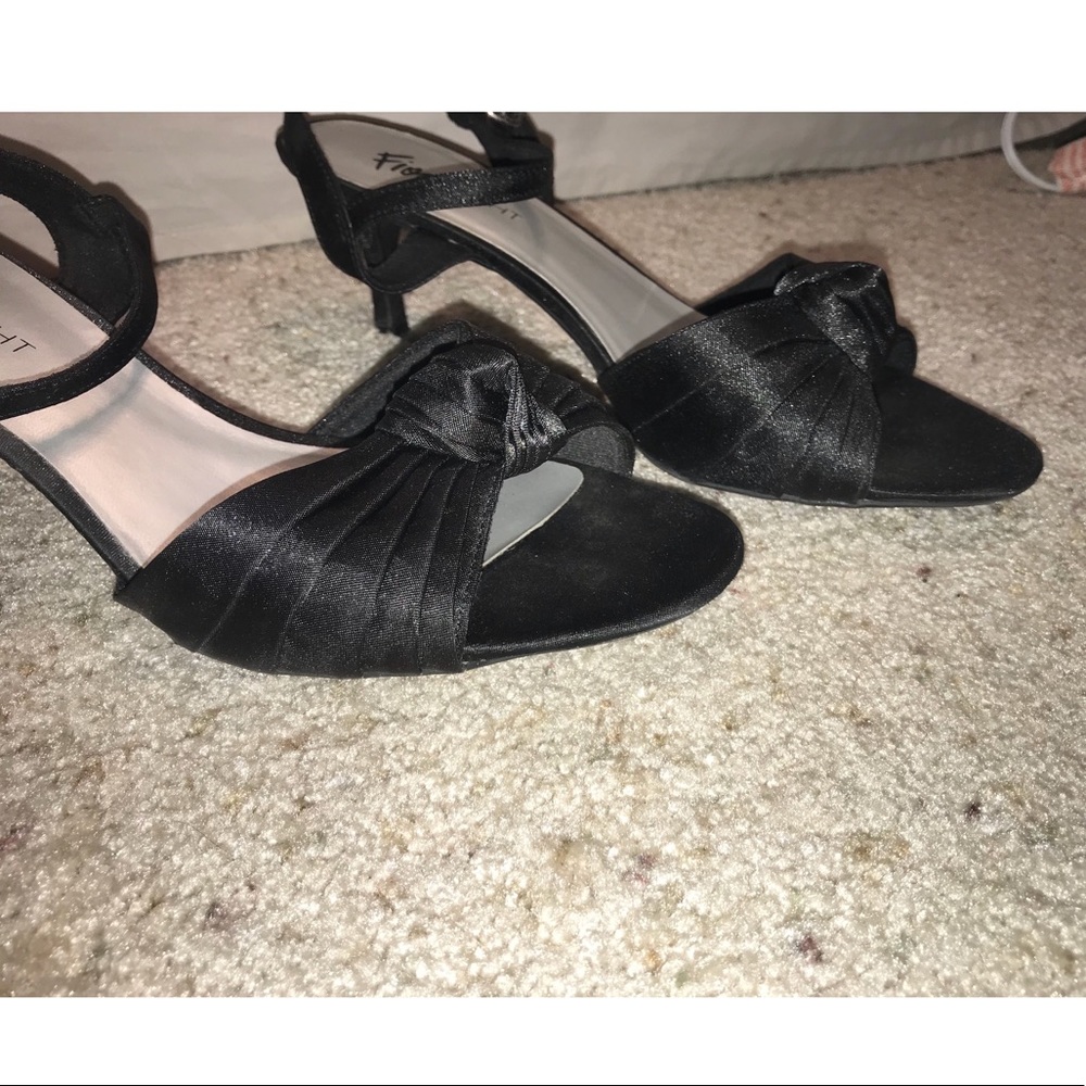 Fioni Night Black 1” Heel
